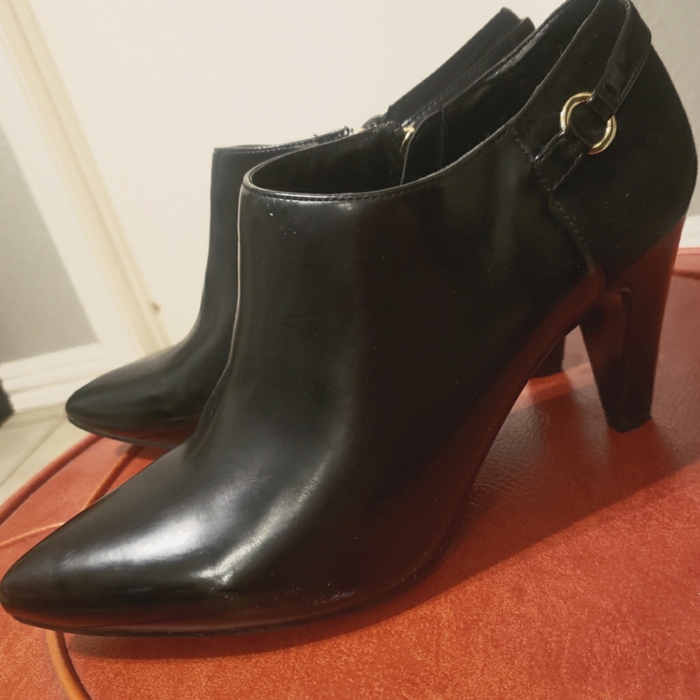 Bandolino black ankle booties - Size: 9.5